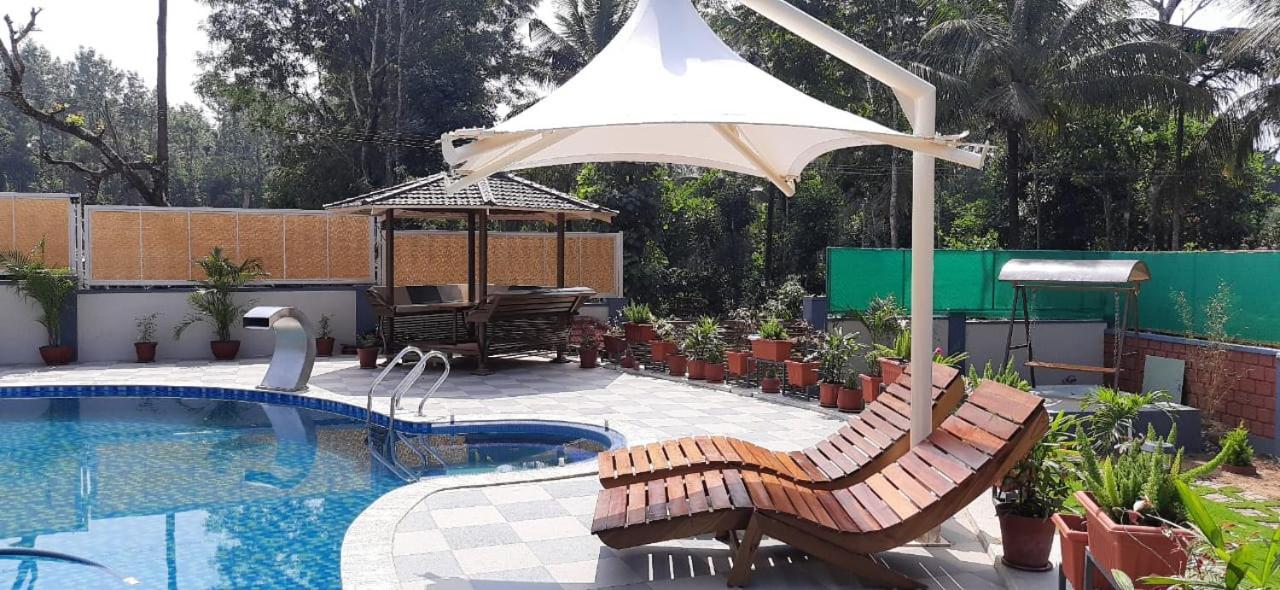 Srinikethana Home Stay With Swimming Pool Madikeri Exterior photo