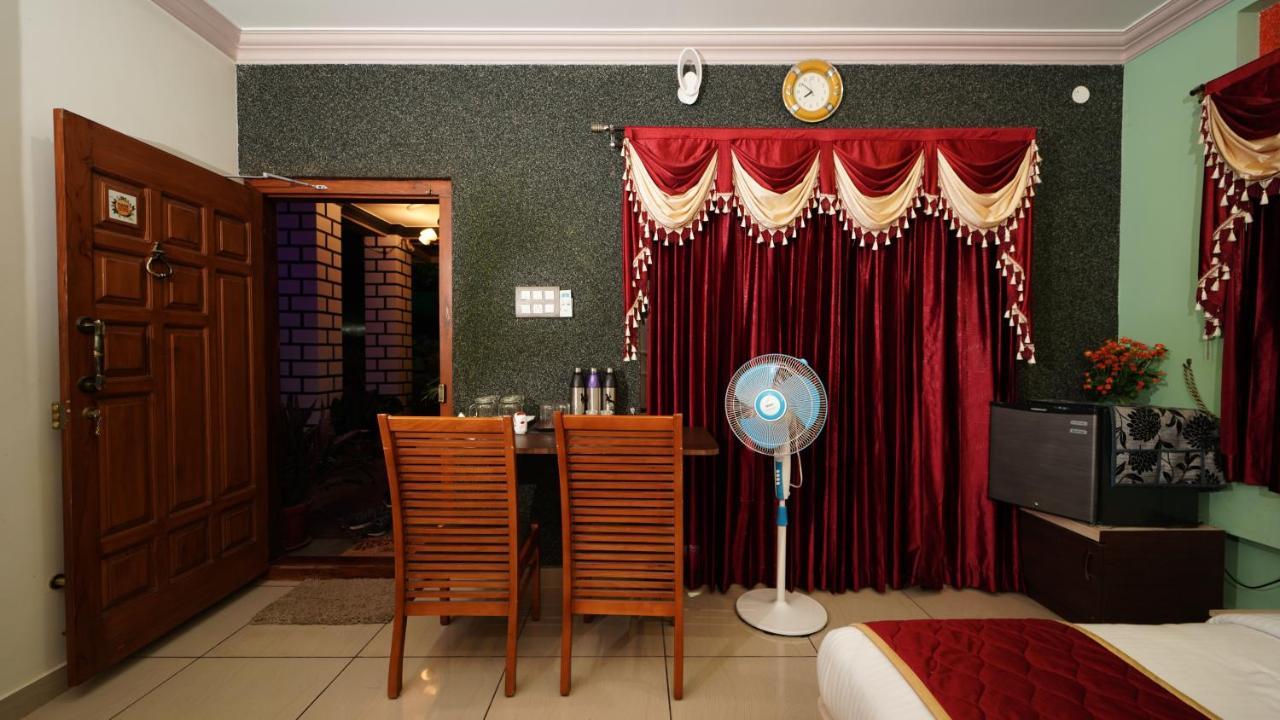 Srinikethana Home Stay With Swimming Pool Madikeri Exterior photo