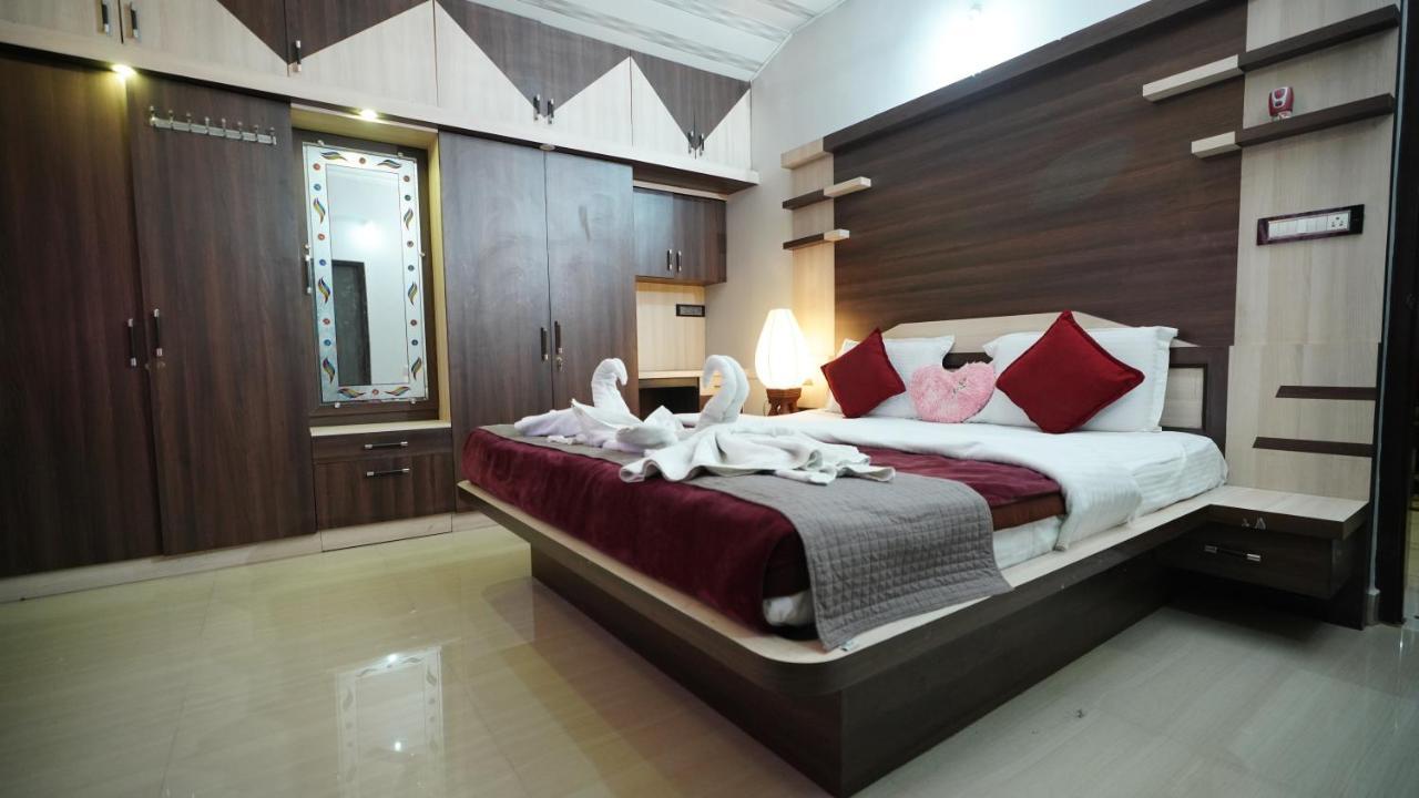 Srinikethana Home Stay With Swimming Pool Madikeri Exterior photo
