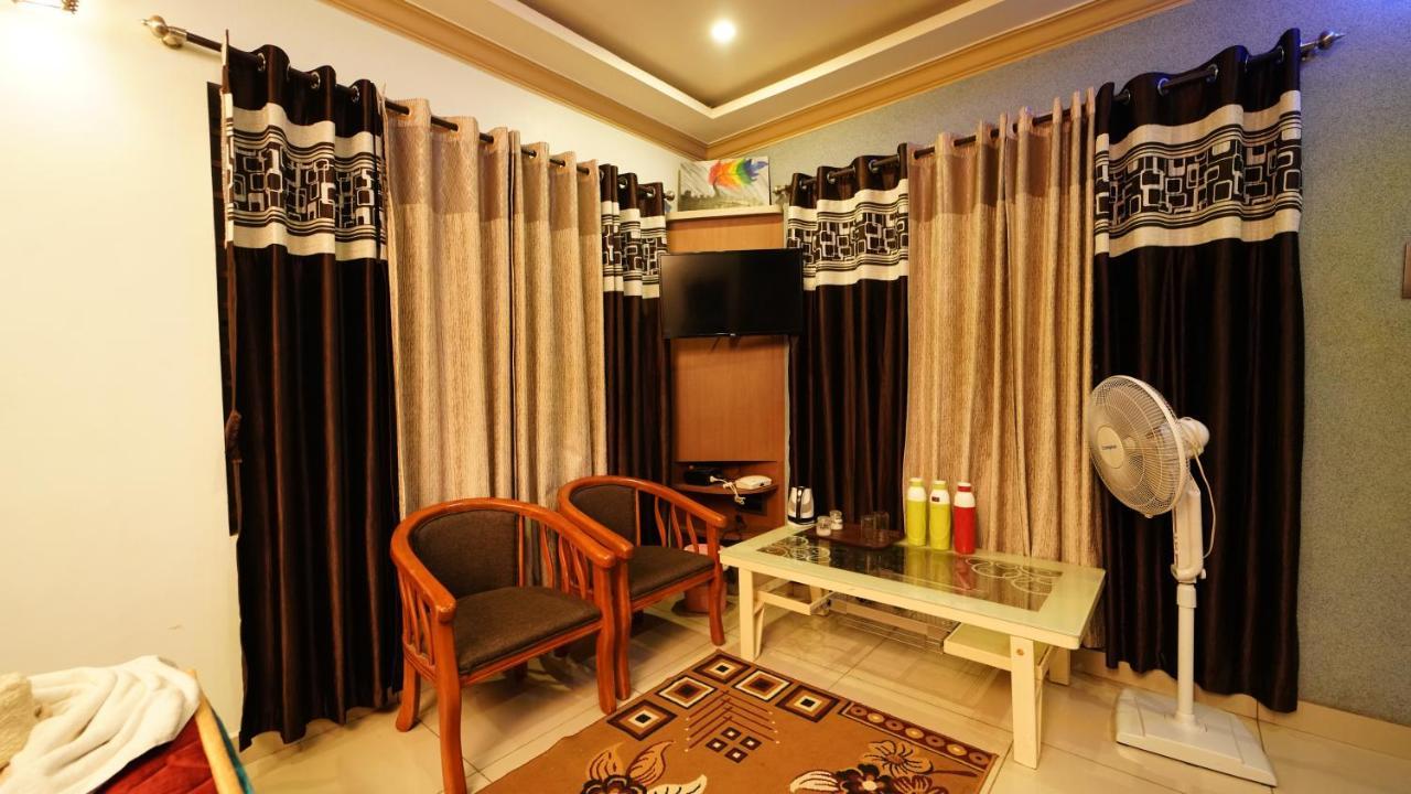 Srinikethana Home Stay With Swimming Pool Madikeri Exterior photo
