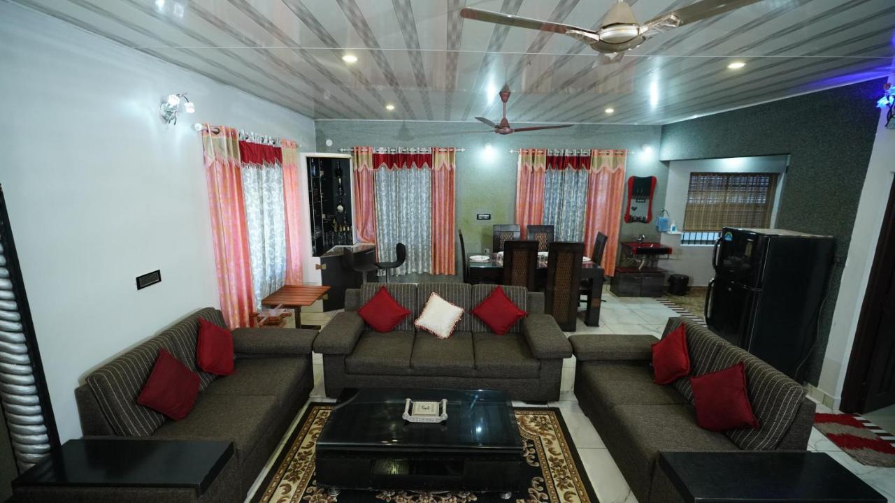 Srinikethana Home Stay With Swimming Pool Madikeri Exterior photo