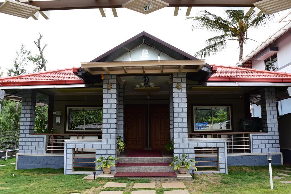 Srinikethana Home Stay With Swimming Pool Madikeri Exterior photo