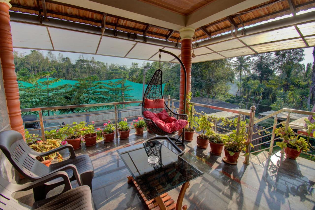 Srinikethana Home Stay With Swimming Pool Madikeri Exterior photo